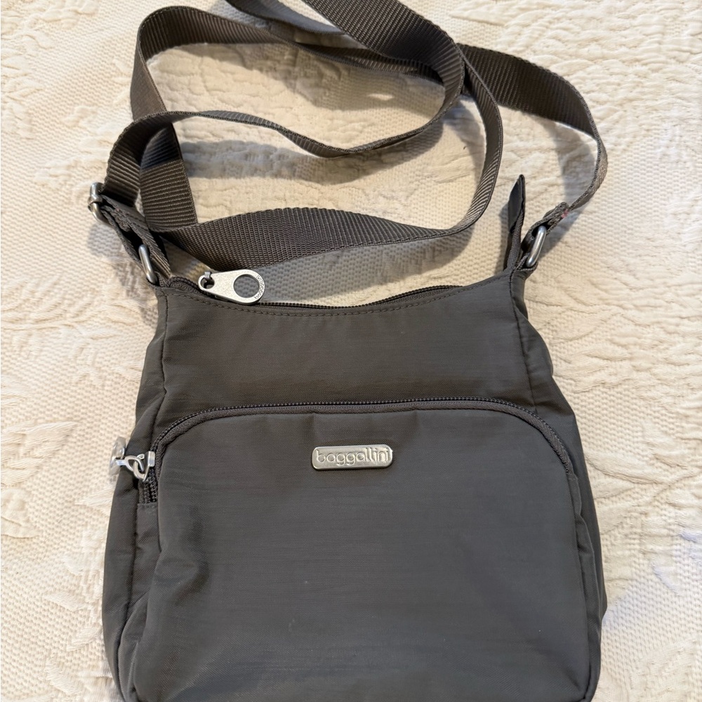 Baggallini Joey Bag Charcoal Messenger Bag